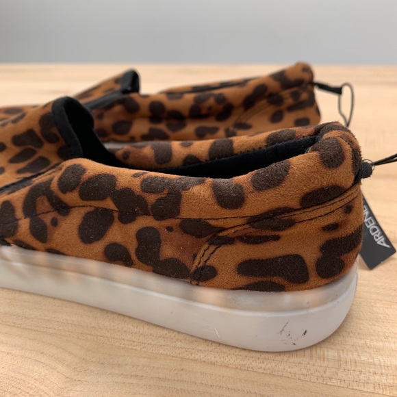 Leopard shoes - size 8 NWT - Picture 3 of 5